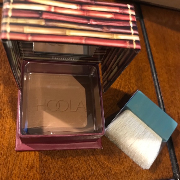 Benefit Hoola Bronzer - Picture 4 of 4